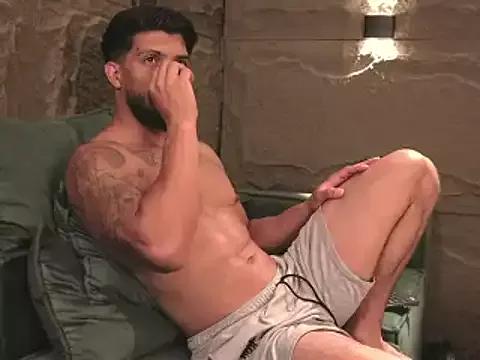 Freechat DannSaenz on StripChat