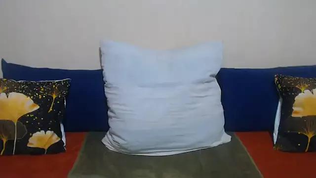 Freechat DiamondLuv29 on StripChat