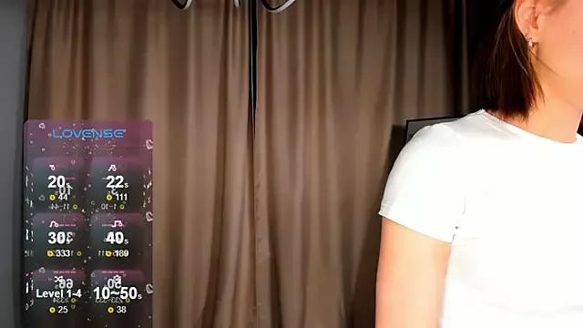 ElviaBlewett on StripChat 