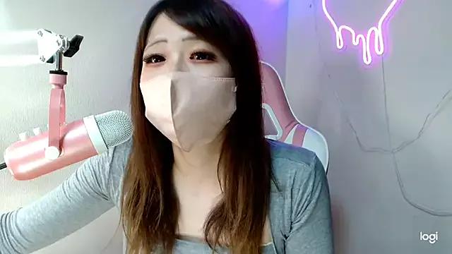 Group ema_ch2525 on StripChat