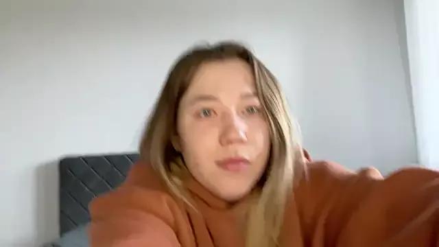 Freechat Embersweetbunny on StripChat