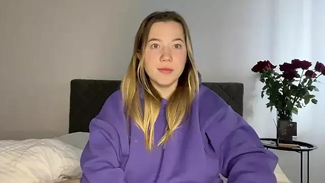 Freechat Embersweetbunny on StripChat