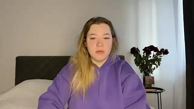 Freechat Embersweetbunny on StripChat