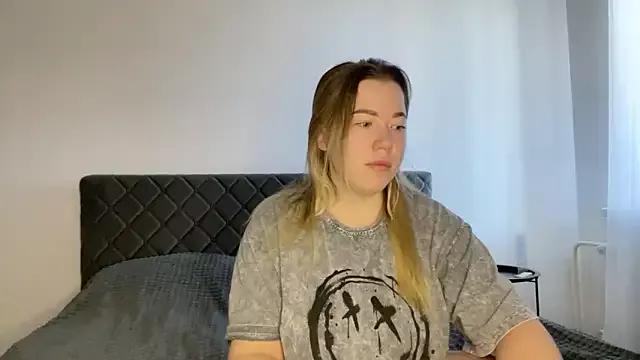 Freechat Embersweetbunny on StripChat