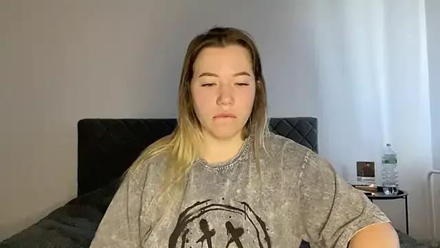 Freechat Embersweetbunny on StripChat