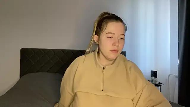 Freechat Embersweetbunny on StripChat