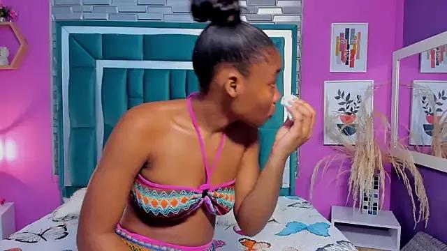 Freechat EMMA_SANTANA on StripChat