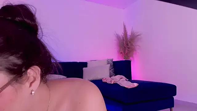 emmy_walker on StripChat 