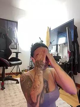 EmmyEvans1 on StripChat 