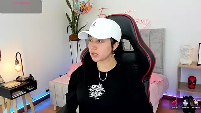 EmmyEvans1 on StripChat 