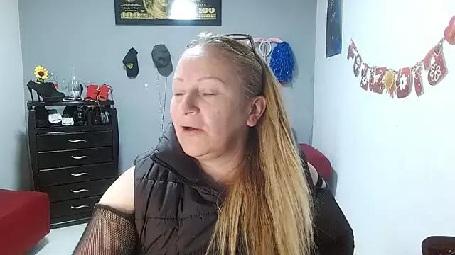 emperabigbootybigass on StripChat 