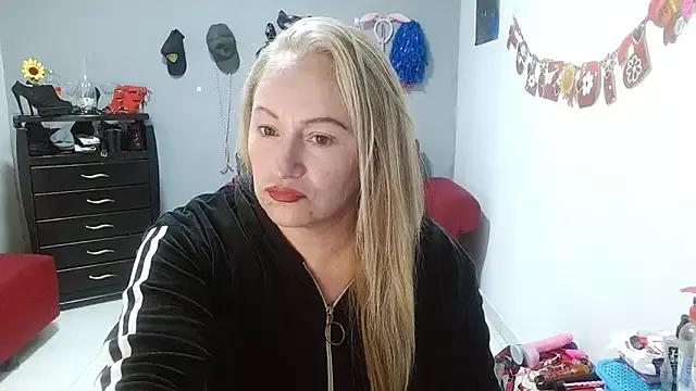 emperabigbootybigass on StripChat 