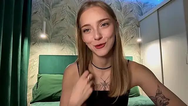 Discover EvaPeace, she wants to masturbate for you EvaPeace from StripChat