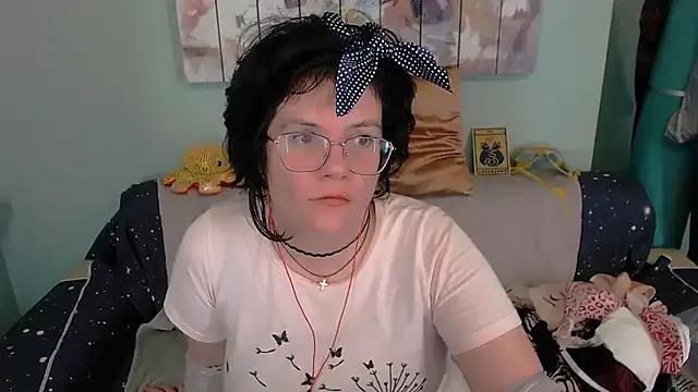 Explore StripChat's EverlyRays EverlyRays from StripChat