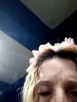 Freechat FrozenWaffle on StripChat