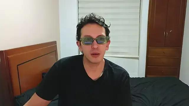 Freechat hardaftercum on StripChat