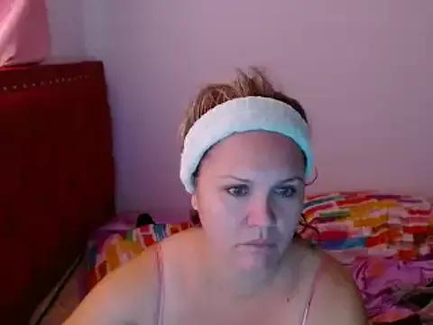helenca43 on StripChat 