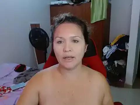 helenca43 on StripChat 