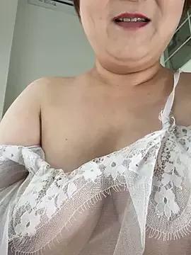 Hey-Cute on StripChat 