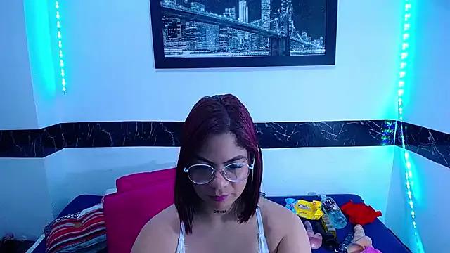 Freechat hornny_cougar on StripChat