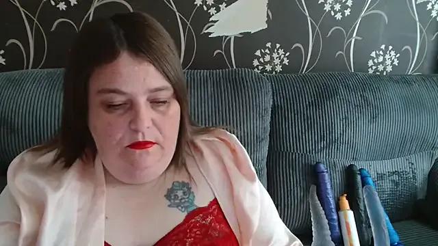 HousewifeMilf_Courtney from StripChat