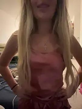 Freechat IceEyesUK on StripChat