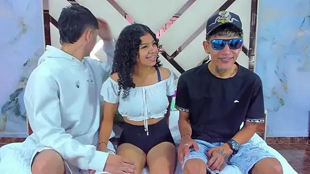 Freechat Innocent_Looks on StripChat