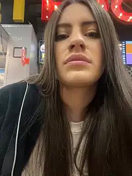 Freechat Isabella21_ on StripChat