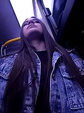 Freechat Isabella21_ on StripChat