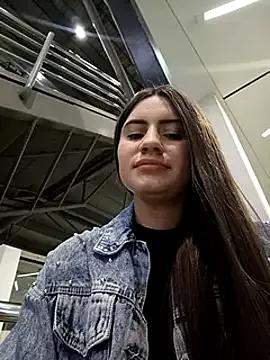 Freechat Isabella21_ on StripChat