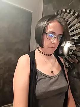 IsisBlake on StripChat 