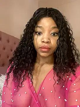 Freechat ItsLeyaa on StripChat