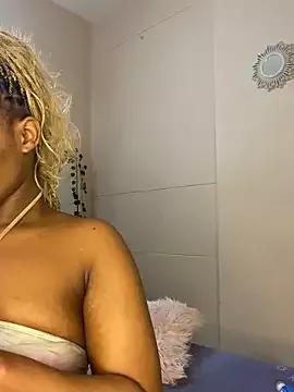 Freechat ItsLeyaa on StripChat