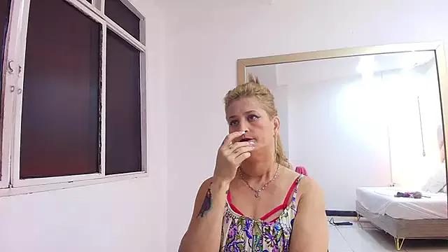 JaddeSquirt on StripChat 