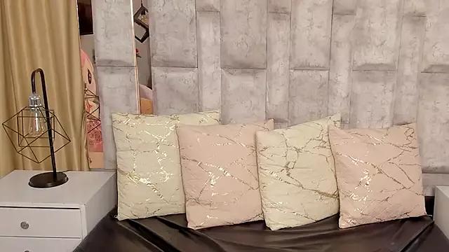 Freechat karol_noa on StripChat