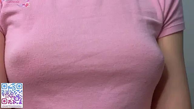 Watch KattikissWiu, she wants to masturbate for you KattikissWiu from StripChat