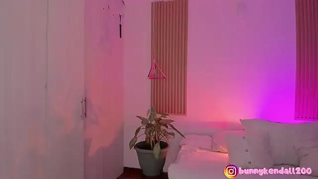 Kendall_Bunnyy from StripChat