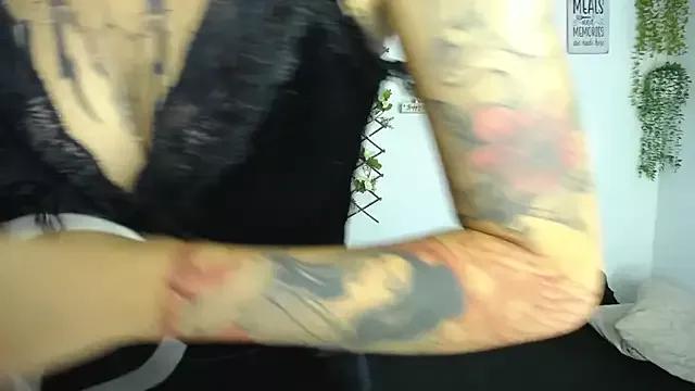 Khatiusca_777 on StripChat 