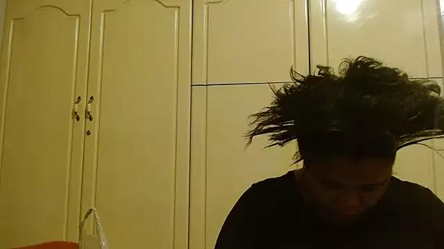 Freechat kittydollyx02 on StripChat