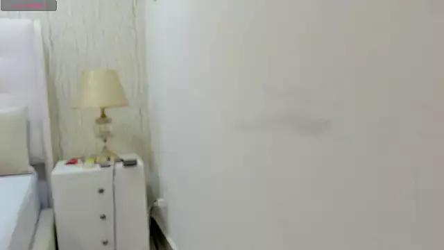 lara_wolf on StripChat 