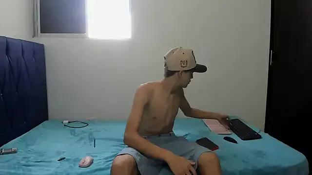 Latinos_2001 on StripChat 