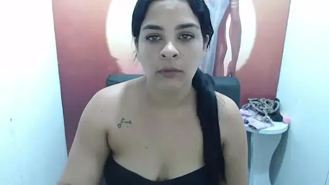 Freechat Laura_hottt on StripChat