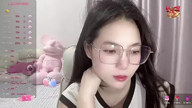 LeLe-666 on StripChat 