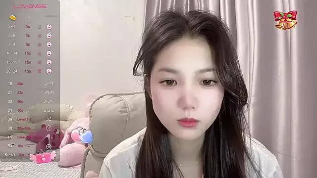 LeLe-666 on StripChat 