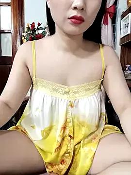 leotina on StripChat 