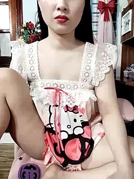 leotina on StripChat 