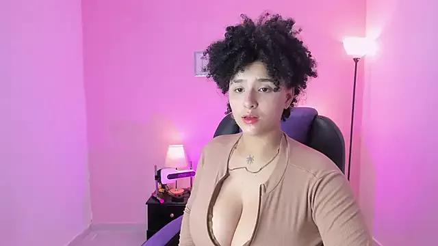 liaamoretz on StripChat 