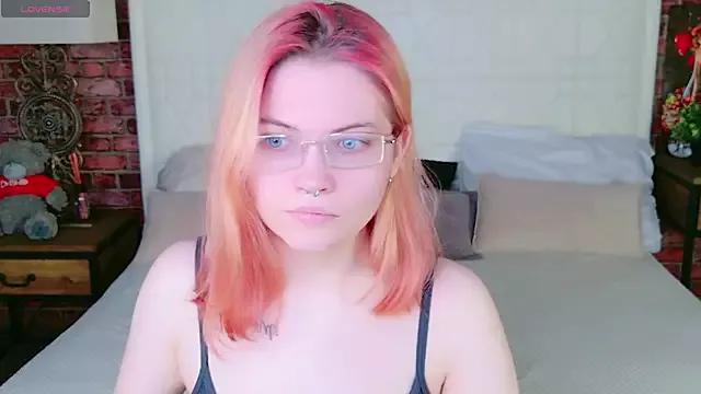 Lisa_Adam on StripChat 