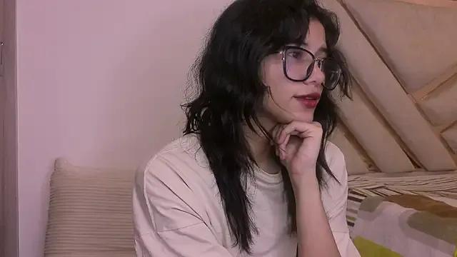 Freechat Lovely-allys on StripChat