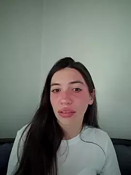 Freechat loveuu-bae on StripChat